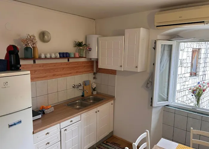 Brix Center Apartment Split