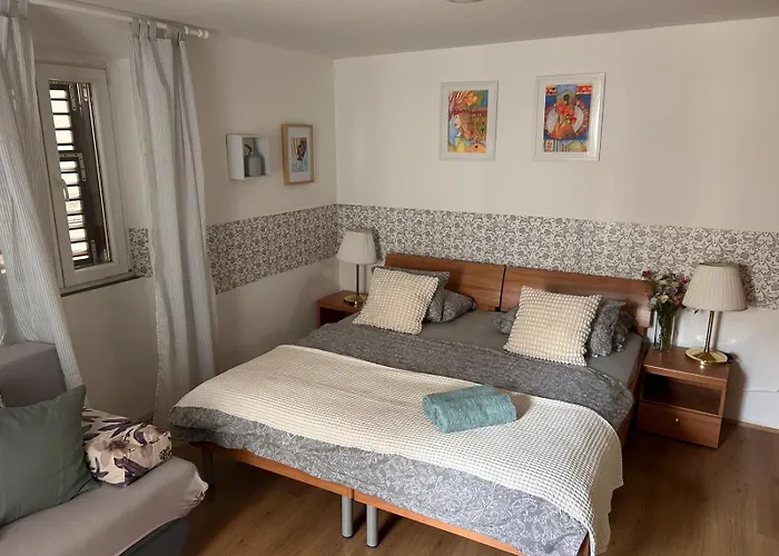 Brix Center Apartment Split