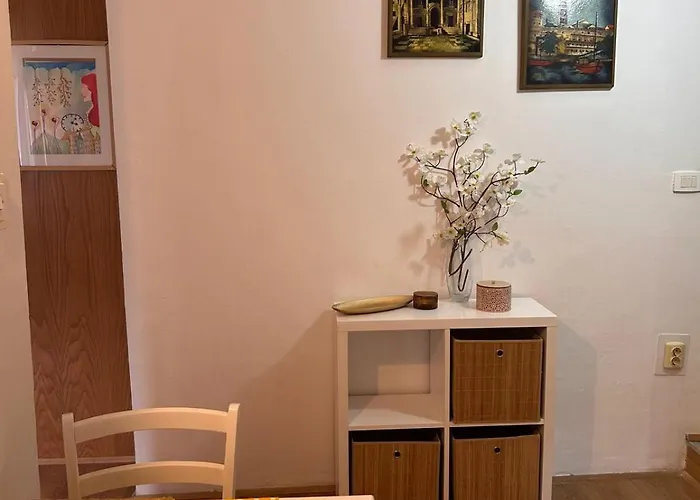 Brix Center Apartment Split